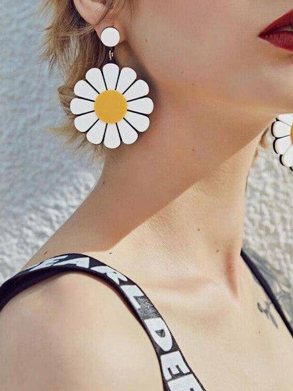 DAISIES DAISY Acrylic Drop/Dangle Stud Post Earrings - Poison Arrow Retro